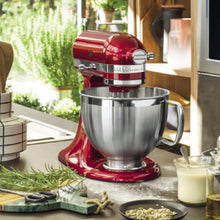 Load image into Gallery viewer, KitchenAid Robot Pâtissier I Artisan I Robot cuisine multifonctions à tête inclinable I Avec 4 accessoires I Bol de 4,8L | Crème