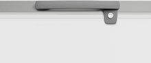 Load image into Gallery viewer, METRO Professional Congélateur bahut GHF2700S, acier, 188 x 73.5 x 94.5 cm, 700 L, 125 W, 3 paniers, éclairage LED, avec serrure, blanc/gris