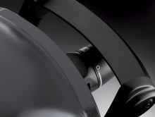 Load image into Gallery viewer, Weber Q1400 Barbecue électrique, surface de cuisson 43 x 32 cm, nomade, grille en fonte émaillée divisée en 2 parties, couvercle et cuve en fonte d'aluminium - Gris foncé (52020053)