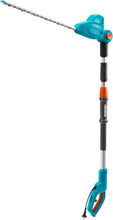 Load image into Gallery viewer, Taille-haies sur perche THS 500/48 sans batterie de Gardena : taille-haies 500 W, 3,5 m de portée, tête inclinable et manche télescopique, lame de 48 cm, butée de protection (8883-20)