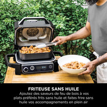 Load image into Gallery viewer, Ninja Woodfire Barbecue électrique et fumoir Pro XL avec thermomètre, barbecue et Air fryer d'extérieur 4-en-1 avec système Smart Cook et granulés Woodfire, portatif, gris/noir, OG850EU