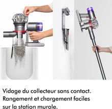Load image into Gallery viewer, Dyson V8 Advanced™ Aspirateur Balai sans Fil – 130 AW, 40 Min d’autonomie, Brosse Motorbar Auto-démêlante, Accessoires combinés, Station Murale, Argent/Nickel