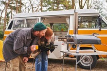 Load image into Gallery viewer, Ooni Karu 2 four à pizza multi-combustibles pour l'extérieur Four à pizza portable au bois et au gaz Pizzeria pour l'extérieur Four à pizza pour des pizzas authentiques cuites à la pierre