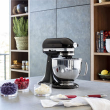 Load image into Gallery viewer, KitchenAid Robot Pâtissier I Artisan I Robot cuisine multifonctions à tête inclinable I Avec 4 accessoires I Bol de 4,8L | Crème