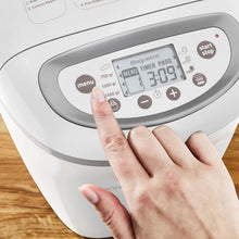 Load image into Gallery viewer, Moulinex Home Bread Baguette Machine à petits pains, 16 programmes, Résultats homogènes, Jusqu'à 1,5 kg de pain frais, Plaques croustillants, 3 niveaux de dorage OW610110, Blanc
