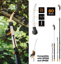 Load image into Gallery viewer, Fiskars Coupe-Branches Multifonctions Télescopique, pour Bois vert et Rameaux, Revêtement antiadhésif, Lame en acier/manche en aluminium, longueur 2,4 - 4 m, noir/orange, UPX86, 1023624