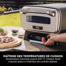 Load image into Gallery viewer, Ninja Woodfire Four à pizza extérieur électrique 8-en-1, rotissoire &amp; fumoir barbecue avec grille, plaque pro-heat, pierre à pizza, granulés de bois et pelle, 6 réglages, orange foncé OO101EU